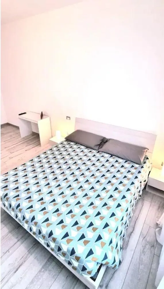 Dream Apartments Stanza 2 In Appartamento Condiviso Con Bagno Privato In Camera Milan Homestay